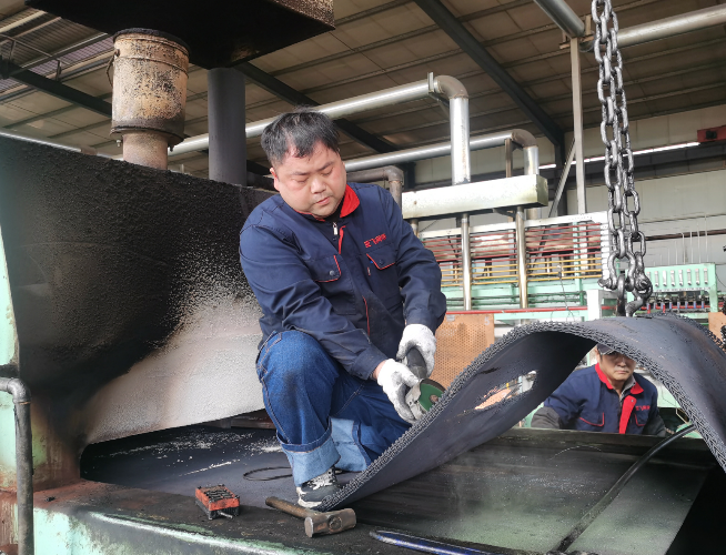 熱處理淬火爐如何更換新網(wǎng)帶?